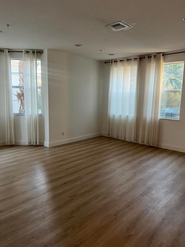 Building Photo - 1582 Grande Cull Way