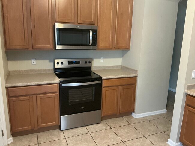 Foto del edificio - 461 Misty Oaks Run