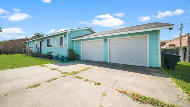 Building Photo - 5709 Maco St