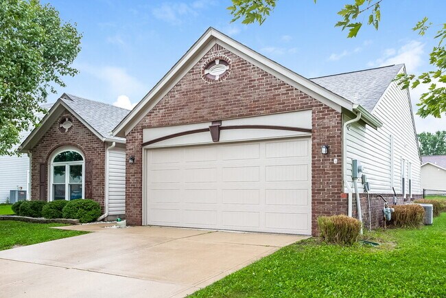 Foto del edificio - 1333 Cypress Dr