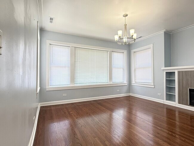 Foto del edificio - 3615 N Troy St