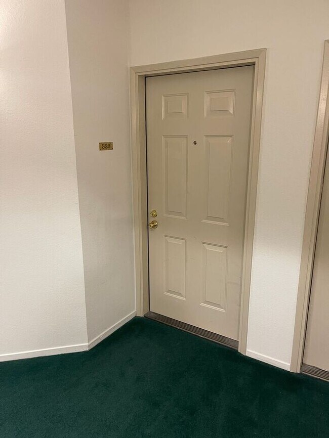Foto del edificio - Cozy 2 bedroom condo near everything!