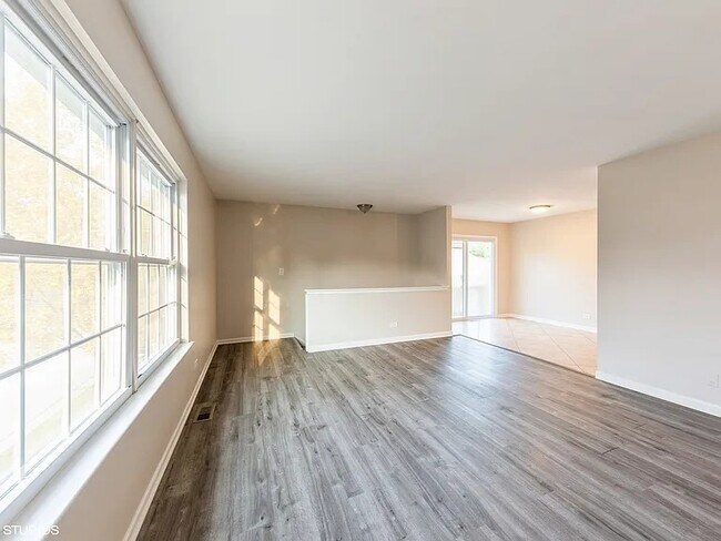 Foto del edificio - 414 Tanglewood Ct
