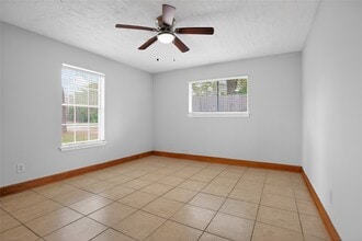 Building Photo - 601 Chateau Woods Pkwy Dr