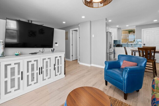 Foto del edificio - 5600 Bonita Beach Rd SW