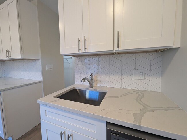 Foto del edificio - 4602 N Winchester Ave