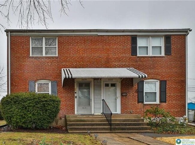 Foto del edificio - 2034 Virginia St