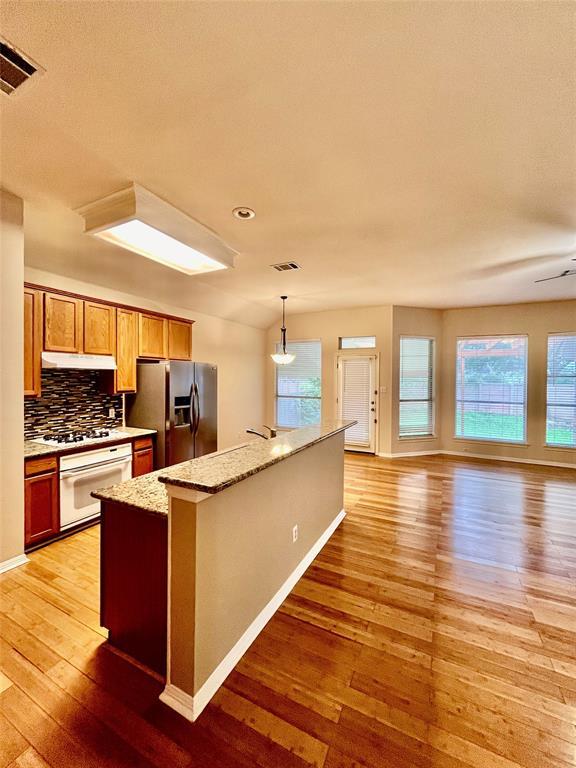 Foto del edificio - 14922 Galena Dr