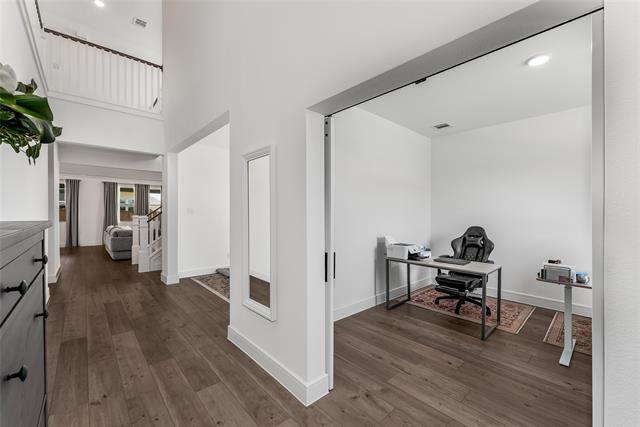 Building Photo - 1045 Bleriot Dr