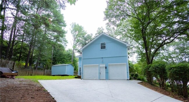 Building Photo - 3233 River Oak Pl