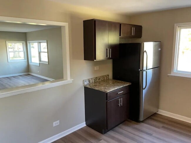 Foto del edificio - 711 E Le Moyne Ave