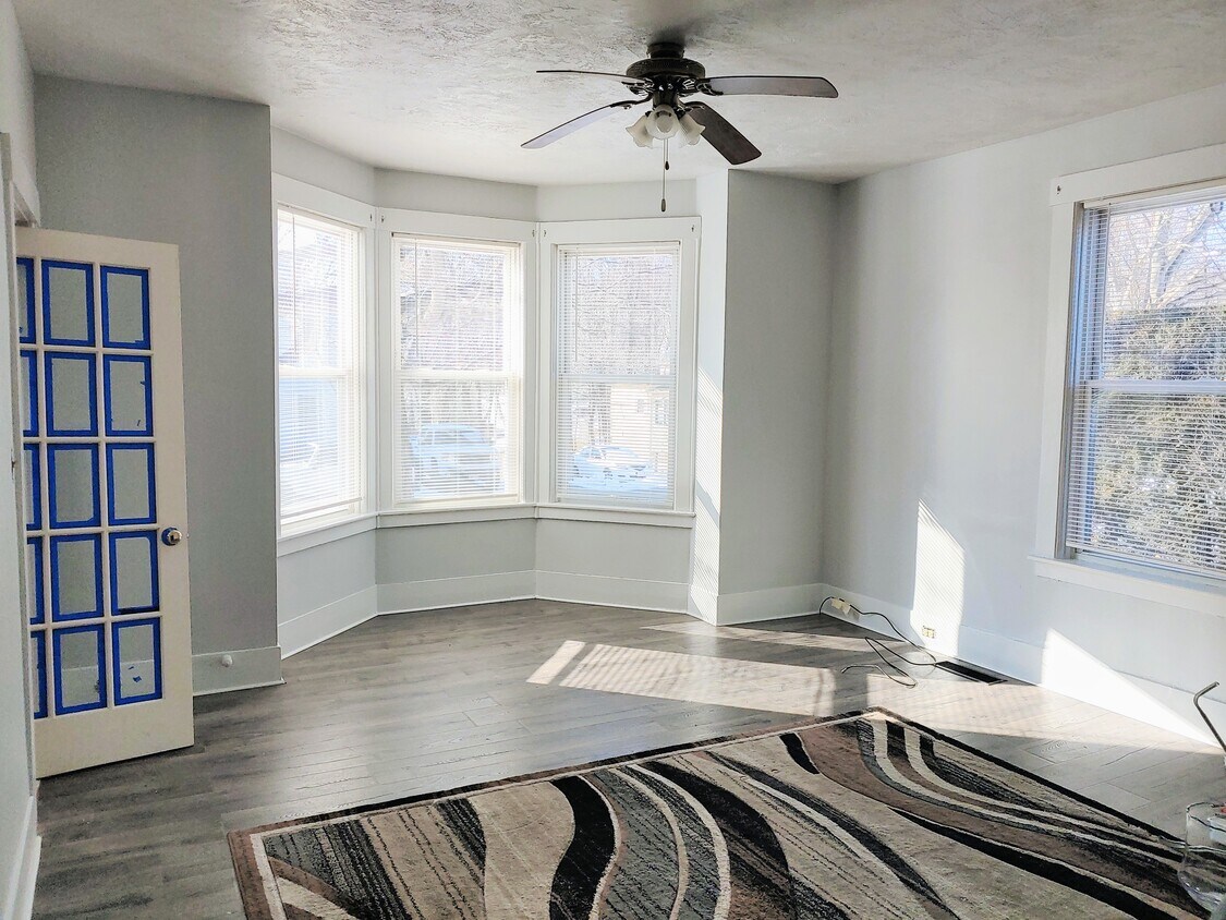 5 Cottage St, Spencer, MA 01562 Townhome Rentals in Spencer MA