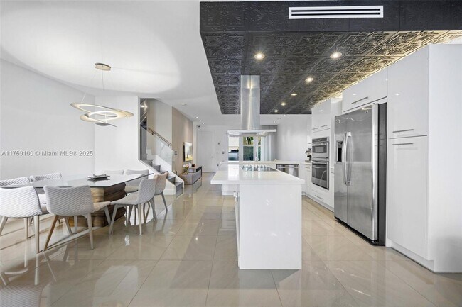 Foto del edificio - 6415 NW 104th Path