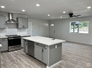 Building Photo - 35220 Avenue 13 1/2
