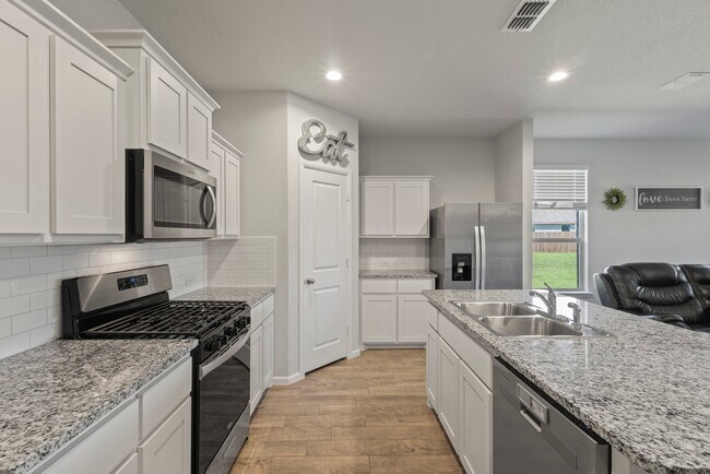 Foto del edificio - 5405 N Wind Ln