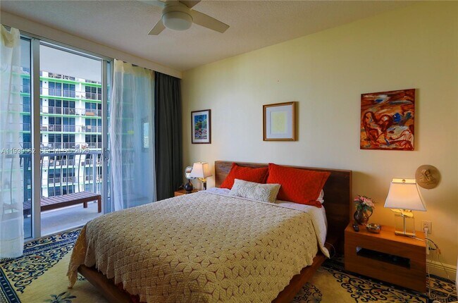 Foto del edificio - 1750 N Bayshore Dr