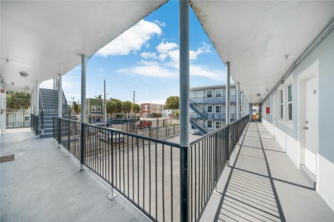 Foto del edificio - 1281 NW 61st St