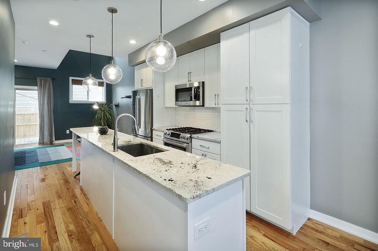 Foto principal - 2472 Jasper St