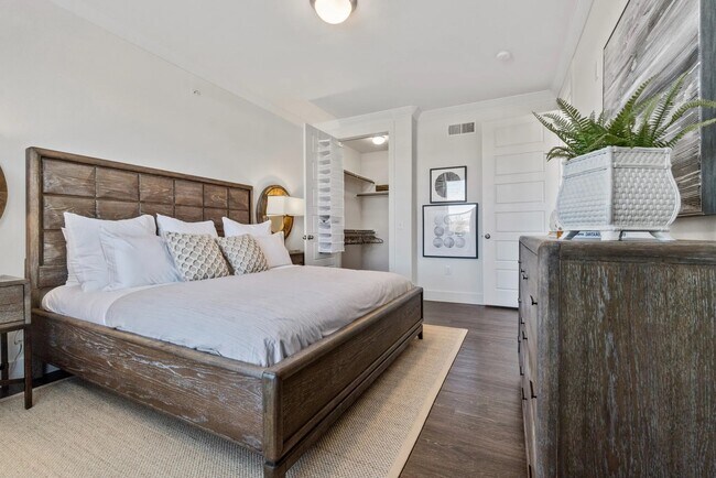 Foto del edificio - 690 Hillside Terrace