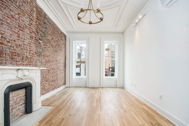 Foto del edificio - 347 Communipaw Ave