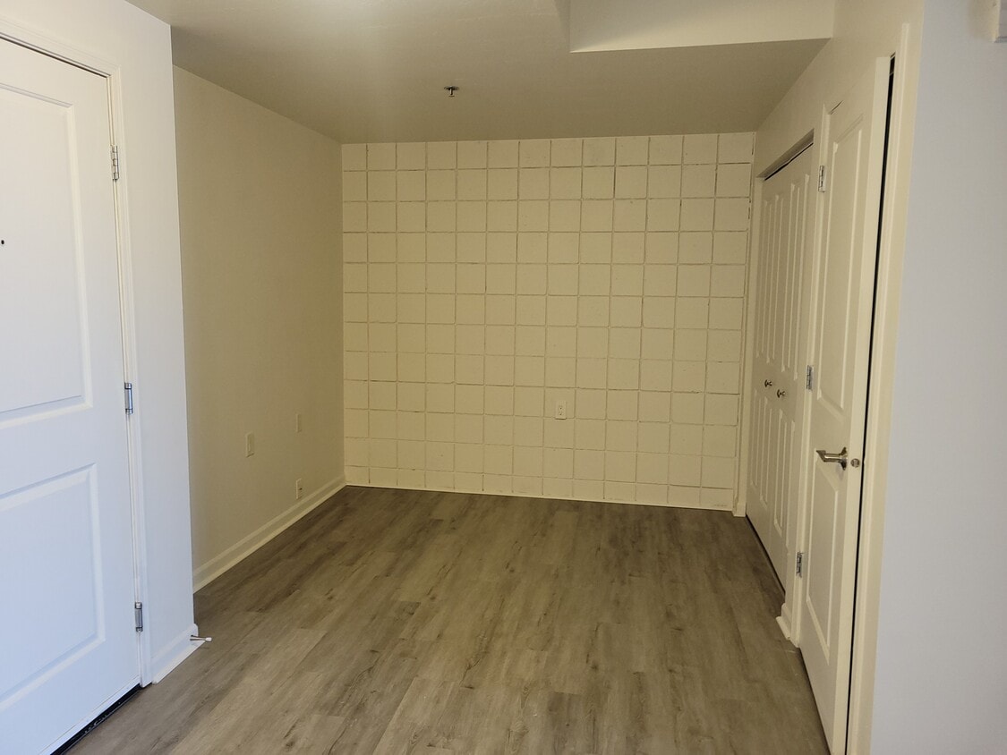 400 N Richmond St Unit 444, Appleton, WI 54911 Condo for Rent in