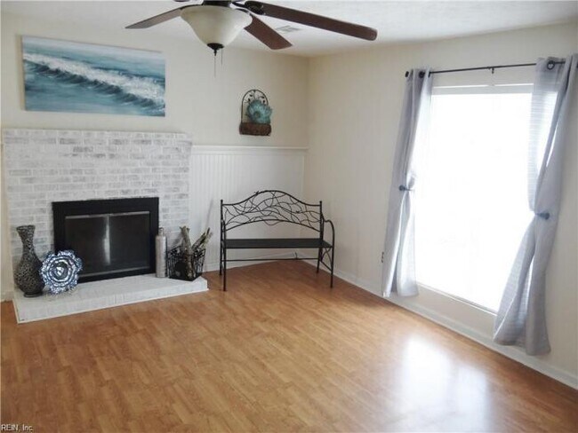 Building Photo - 3 bedroom in Gloucester County VA 23072