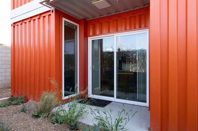 Building Photo - Monarch Studios