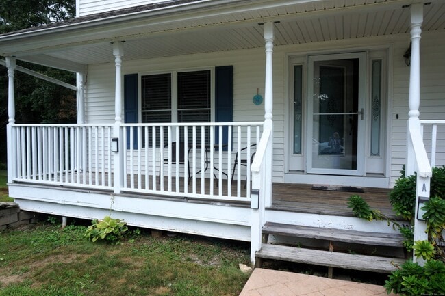 Building Photo - 17 B Spring Glen Rd