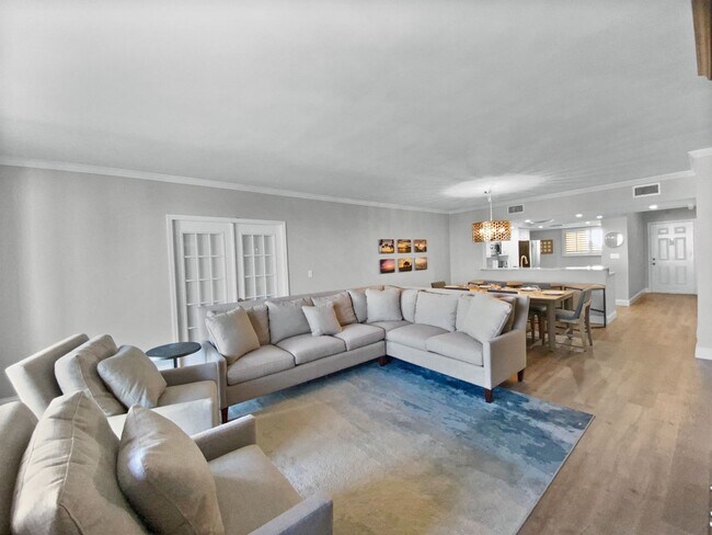 Building Photo - Two Bedroom Condo at Longboat Key