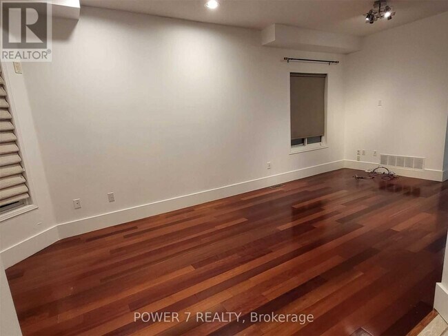 Building Photo - 254 Bur Oak Ave