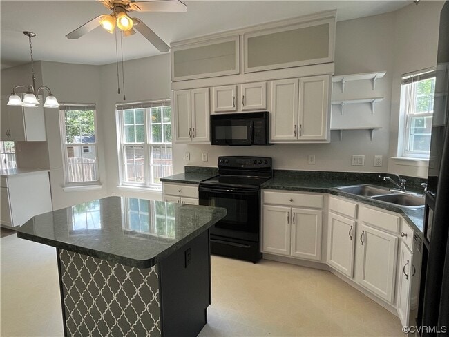 Building Photo - 2120 Pine Glen Ct
