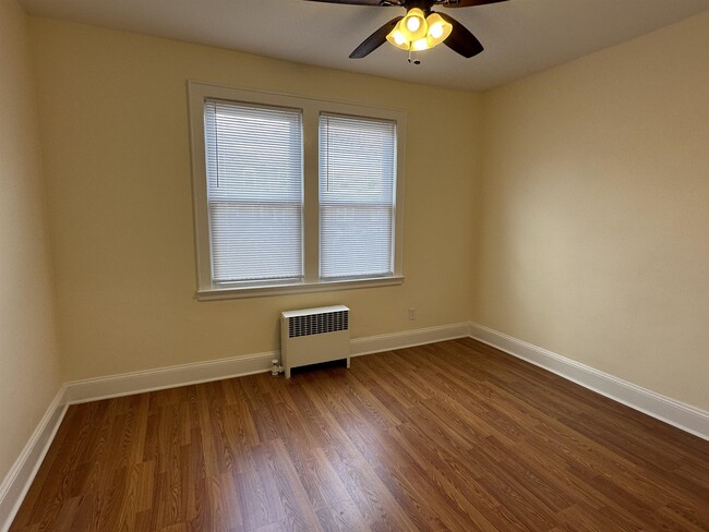 Building Photo - 18 E 51st St