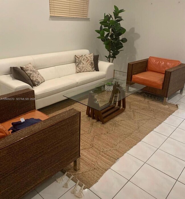 Foto del edificio - 8974 NW 112th St