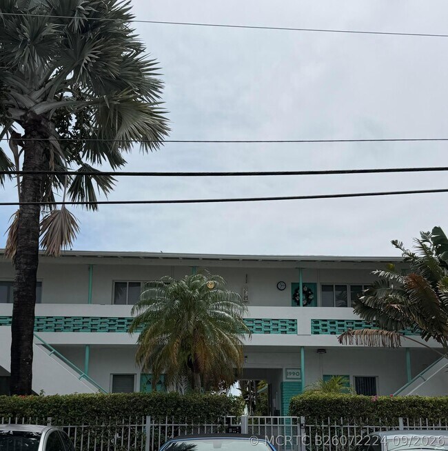 Foto del edificio - 1980 Bay Dr