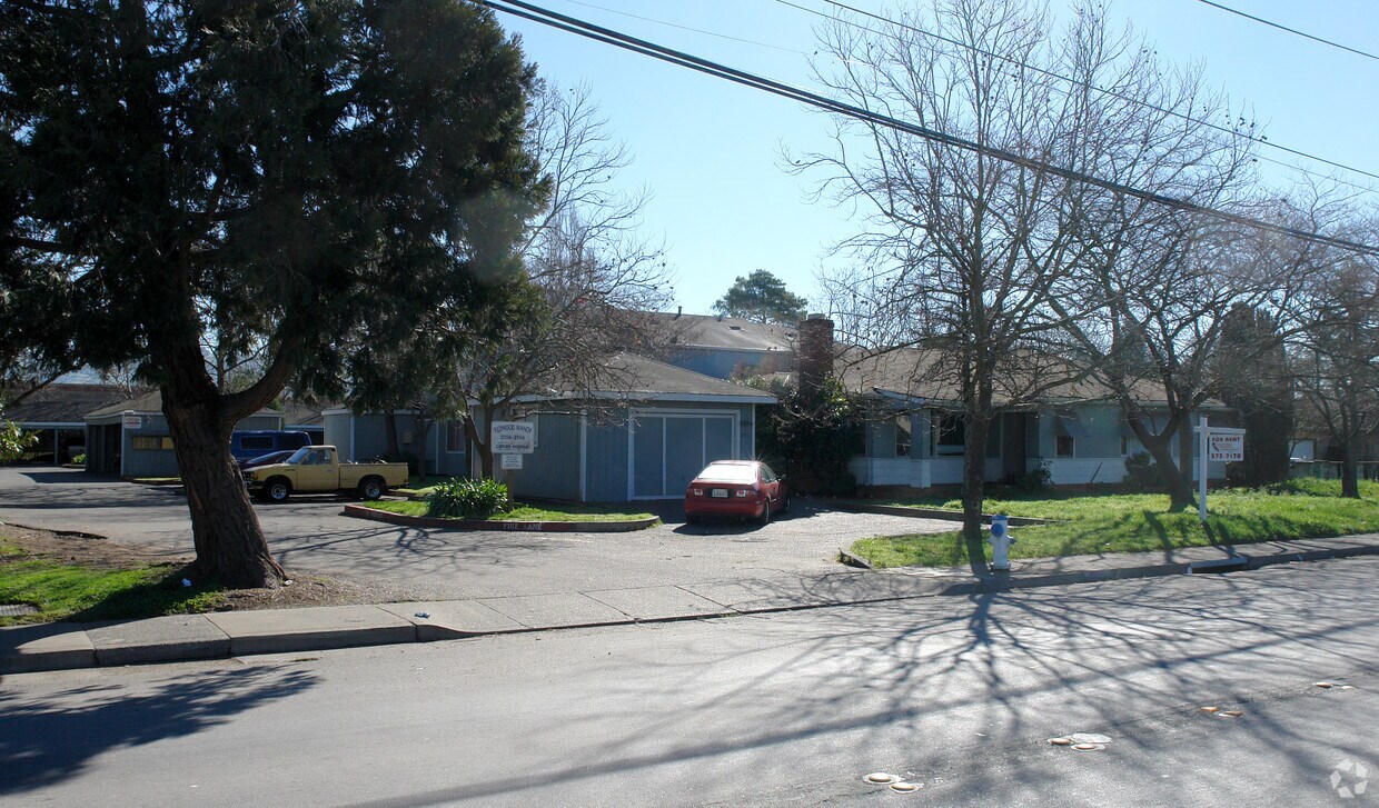 Primary Photo - 2356-2380 Corby Ave