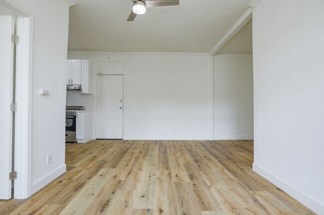 Foto del edificio - Bright & Inviting 1-Bedroom Apartment