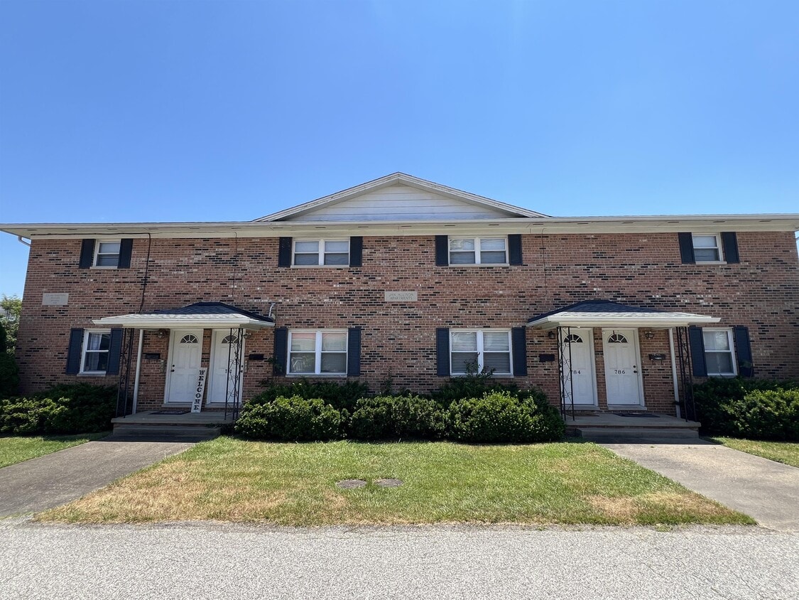 Primary Photo - 782 Mohawk Dr