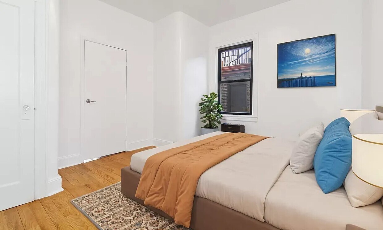 Foto del edificio - 300 W 10th St