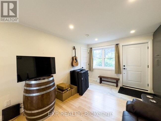 Photo du bâtiment - 14 Ascot Ave