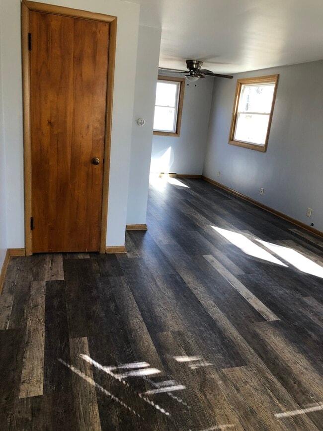 Living room - 1106 Tudor St