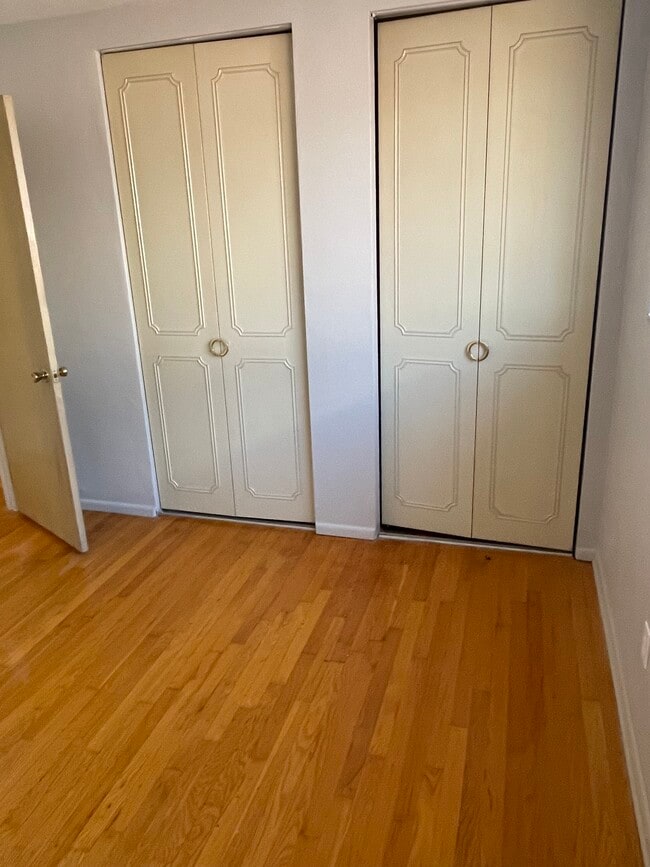 Foto del edificio - 7332 Hampshire Dr