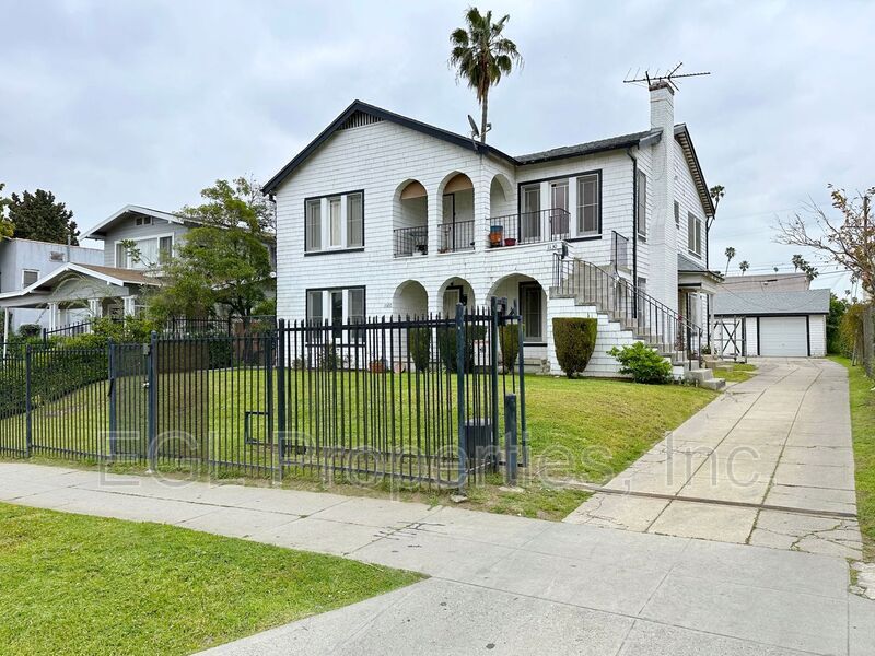 Primary Photo - 1128 Norton Ave