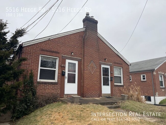 Building Photo - Adorable Affton 1 Bedrooom w/ Private Base...