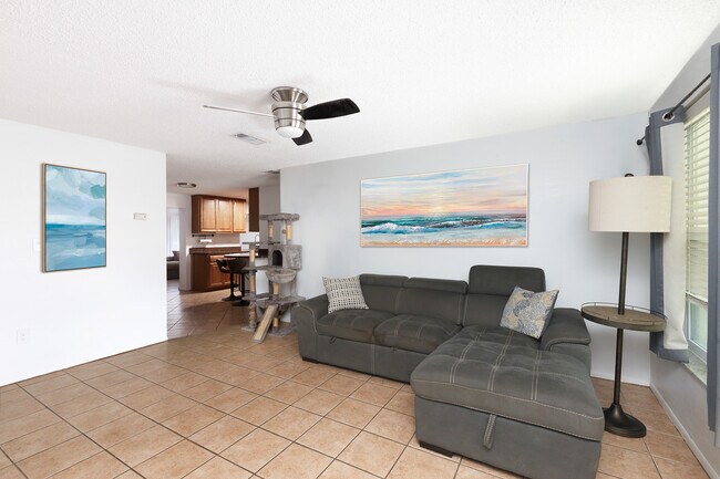 Foto del edificio - 1041 Jadewood Ave