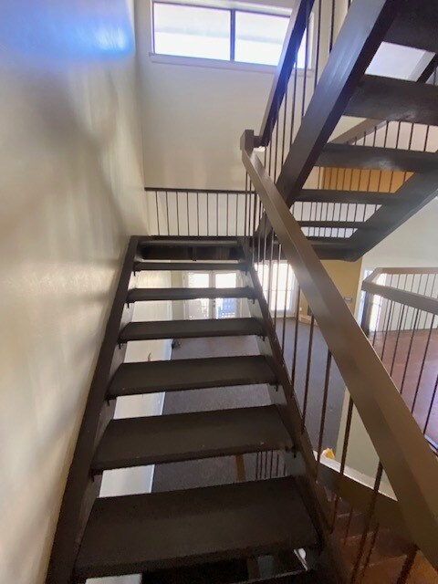 Building Photo - 504 US-70