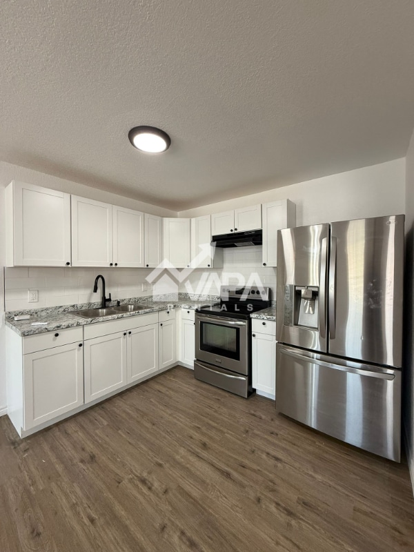 Building Photo - 5014 Benham Dr
