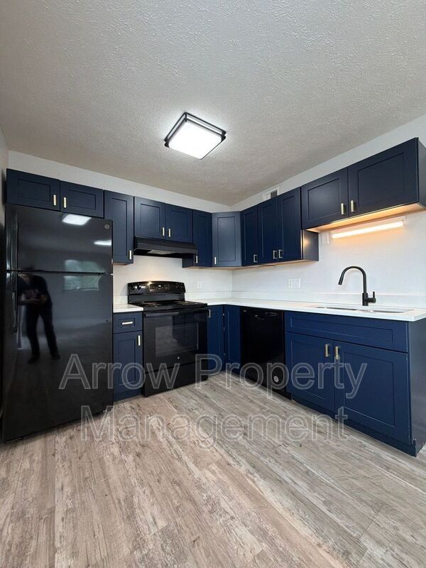 Building Photo - 2325 S St