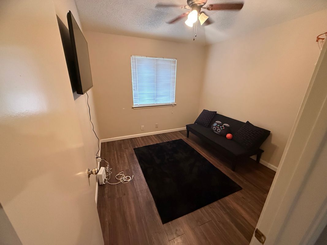 Foto del edificio - 3211 Stoney Grove