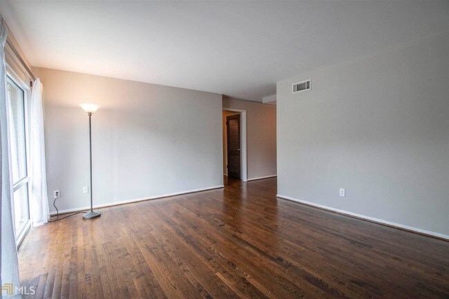 Building Photo - 3044 Briarcliff Rd NE