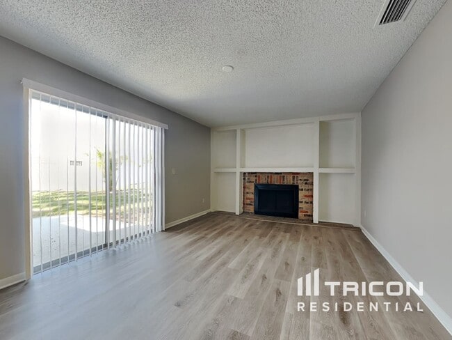 Building Photo - 646 Pine Forest Dr
